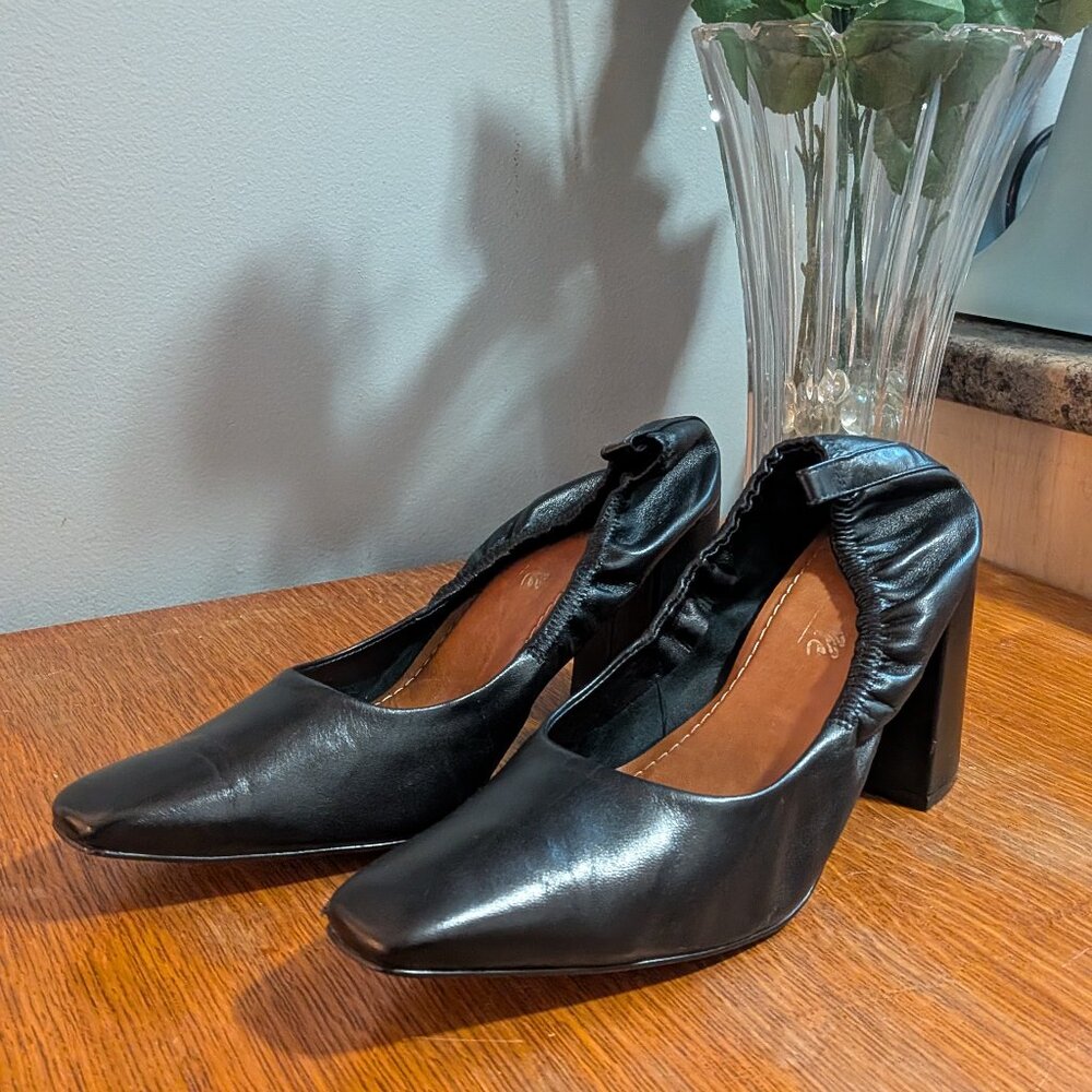 L'Intervalle Lace Up Black Leather Heel